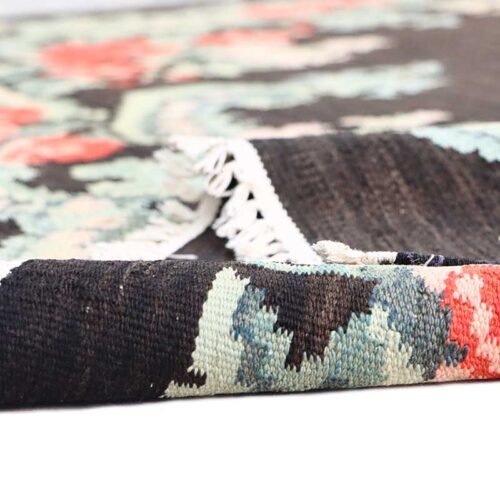 Kilim con patrón de rosas